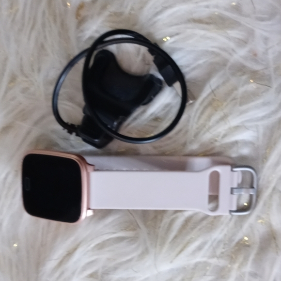 Smartwatch - Picture 2 of 2